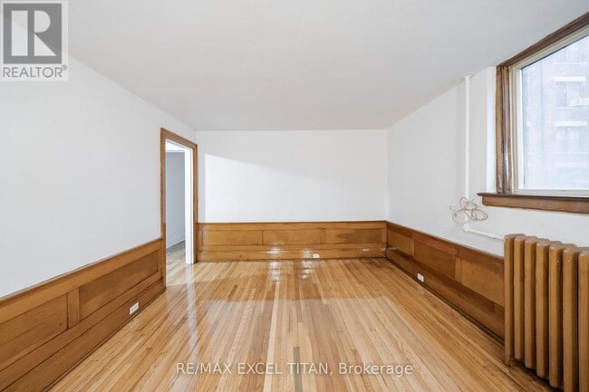 Photo du bâtiment - 10 Kingston Rd