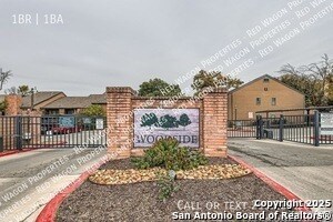 Building Photo - 4803 Hamilton Wolfe