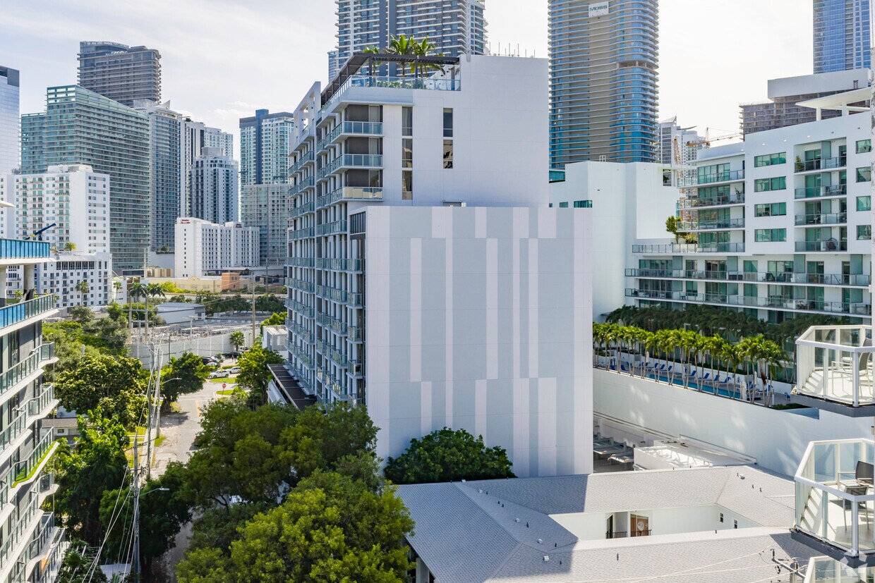 Building Photo - Domus Brickell Park