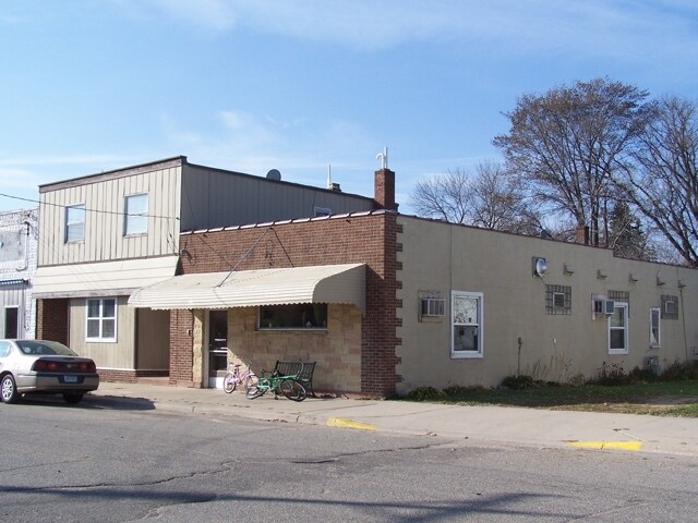 Primary Photo - 502 Wollan St