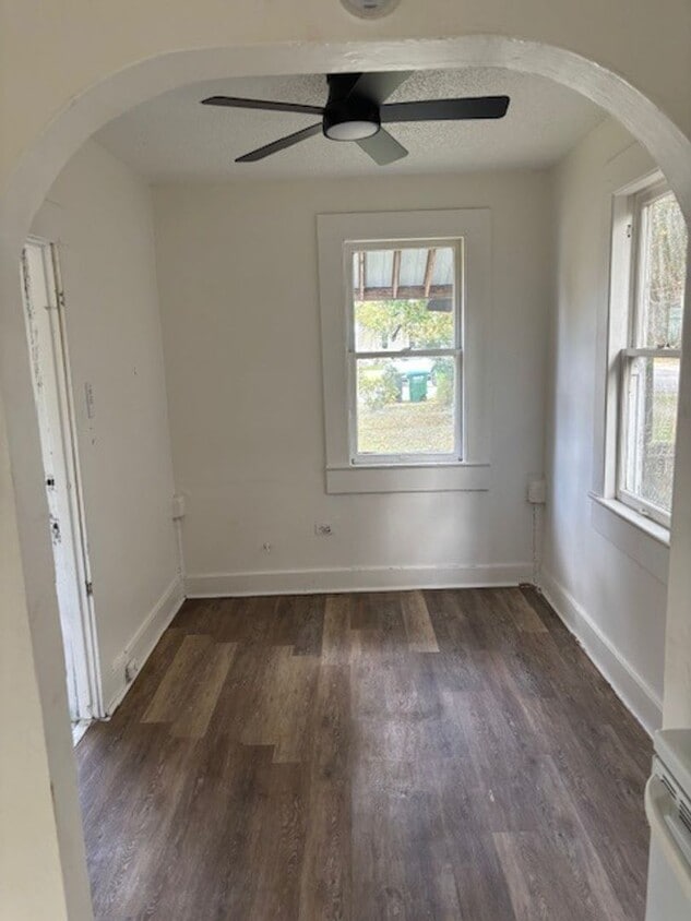 Primary Photo - 324 N Orange St