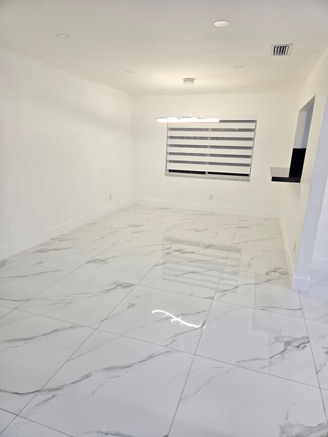 Photo - 1822 SW 102nd Pl House