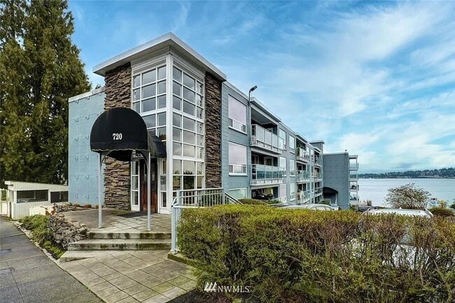 Building Photo - 720 Lakeside Ave S