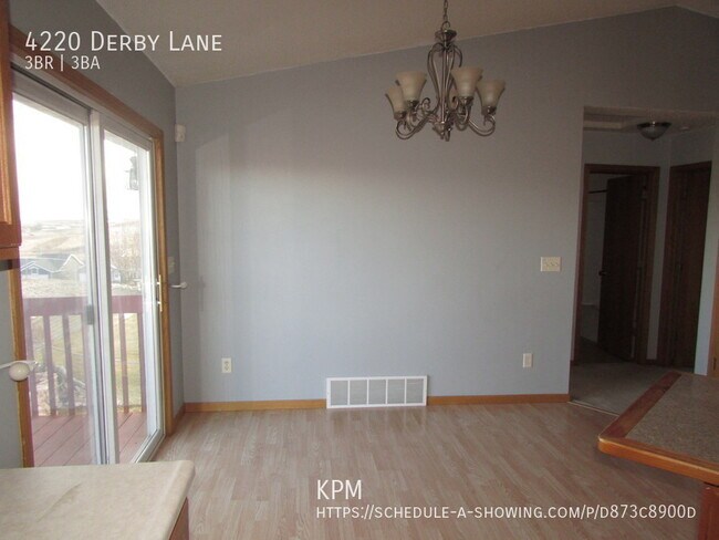 Foto del edificio - 4220 Derby Ln