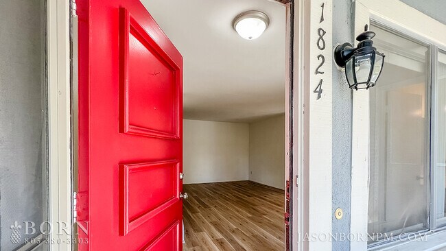 Building Photo - 1824 E Avenida De Las Flores