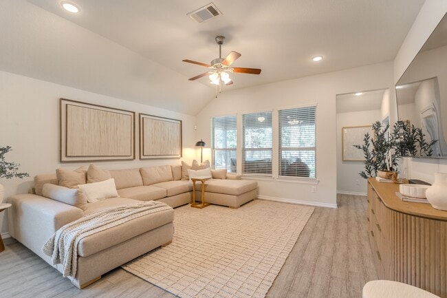 Foto del edificio - 130 Pioneer Canyon Pl