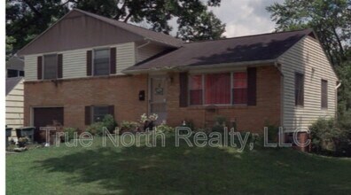 Building Photo - 1422 Benson Dr