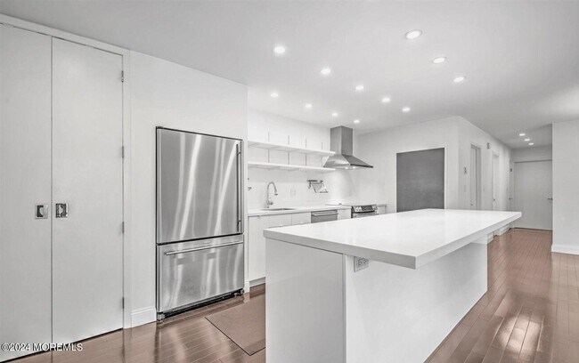 Building Photo - 35 Amberly Dr