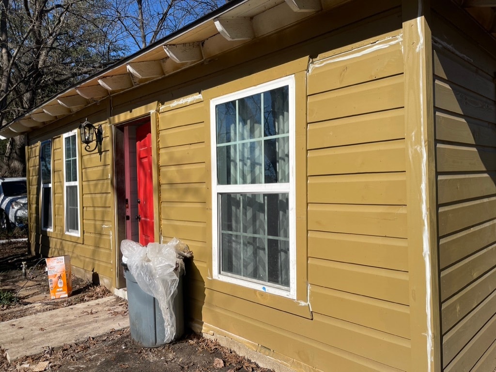 Building Photo - 559 W Redbud Ln