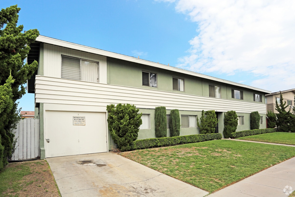 Building Photo - 11841 Stuart Dr