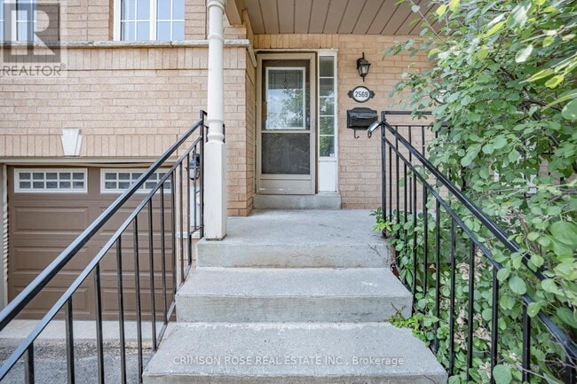 Building Photo - 2569 Gill Crescent