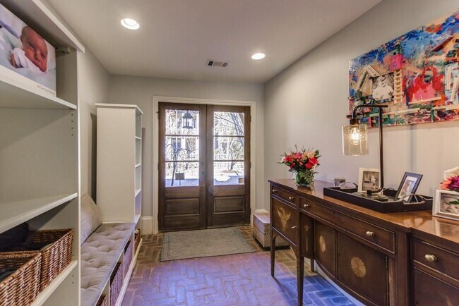 Foto del edificio - 965 N Ormewood Park Dr