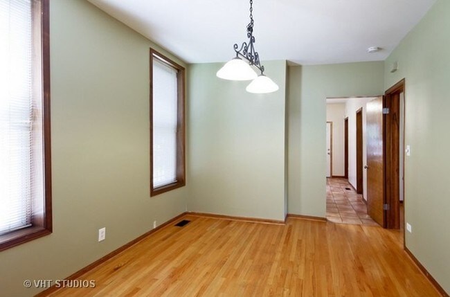 Foto del edificio - 1625 N Dayton St