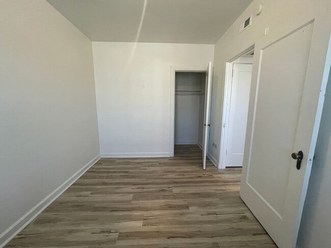 Foto del edificio - 229-3A W Jackson