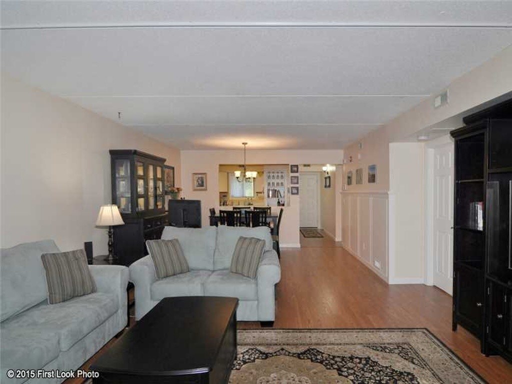 Primary Photo - 650 E Greenwich Ave