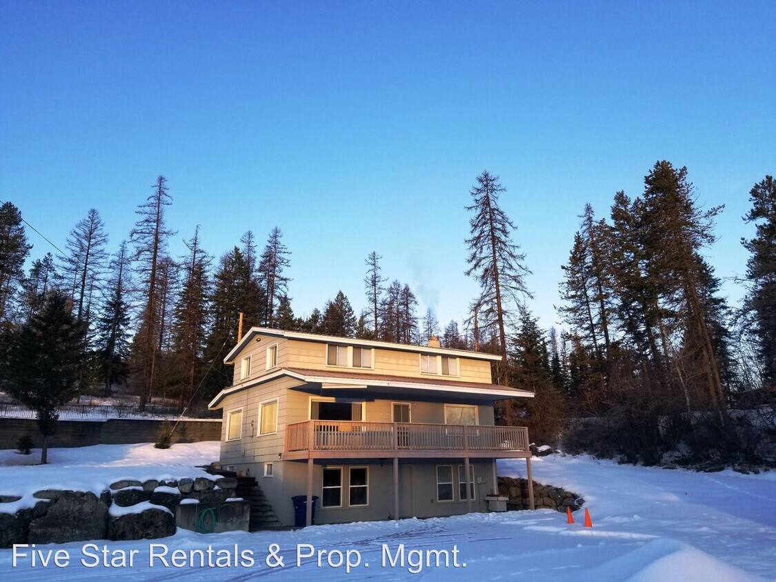 Primary Photo - 4 br, 2.5 bath House - 400 W 10th Street