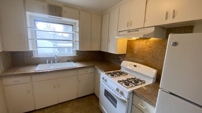 Foto del edificio - 2285 S Williams St