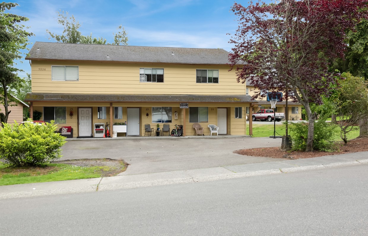 Primary Photo - Meadowdale Townhouses