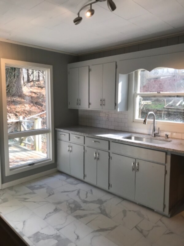 Primary Photo - 300 N Hampton Rd