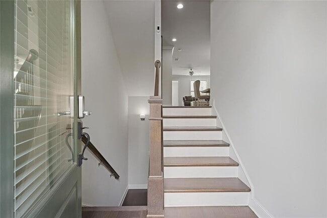 Building Photo - 1097 Township Square