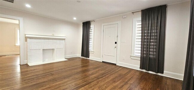Foto del edificio - 1789 Thompson Ave
