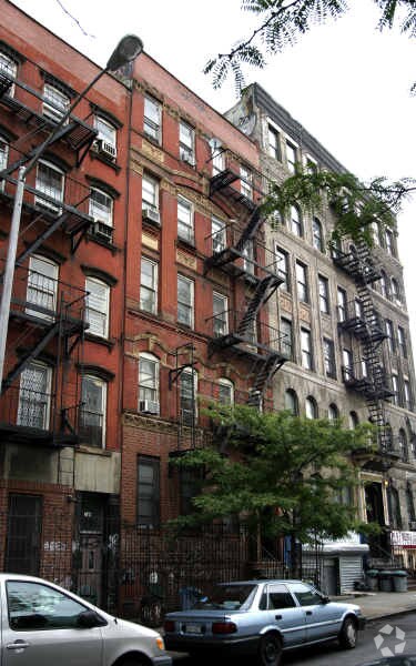Building Photo - 241 Henry St