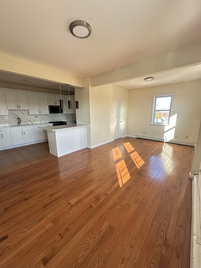 Building Photo - 1820 Unionport Rd