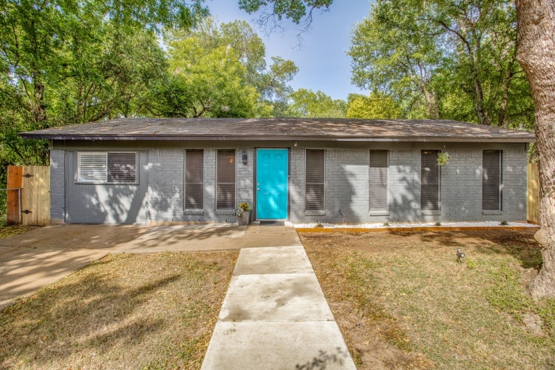 Primary Photo - 1109 Gardner Cove