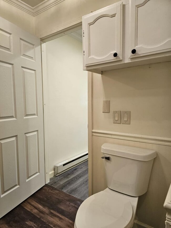 Building Photo - One Bedroom near BGSU Campus