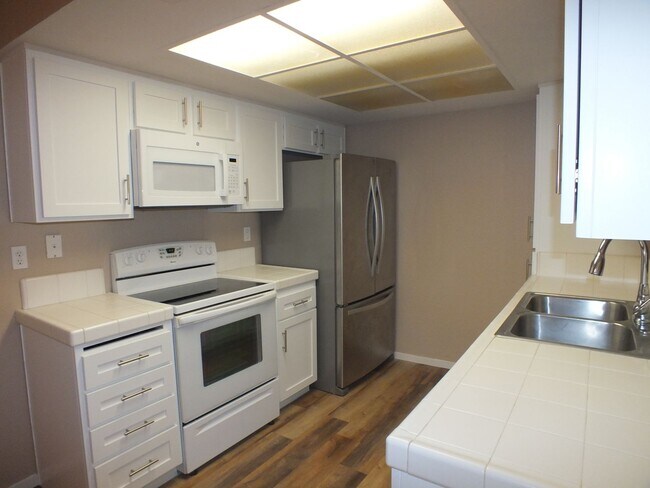 Foto del edificio - 3 br 2.5 bath Cameron Park Townhome