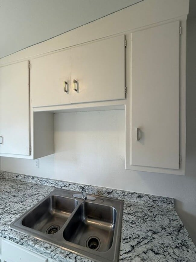 Building Photo - 1 bedroom apartment in Guadalupe