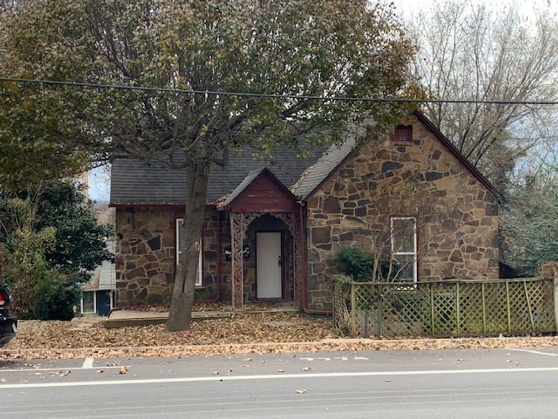 Primary Photo - 199 W Lafayette St