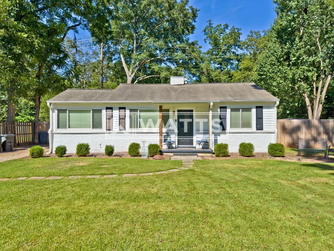 Foto principal - 3 Bedroom Home in Crestline