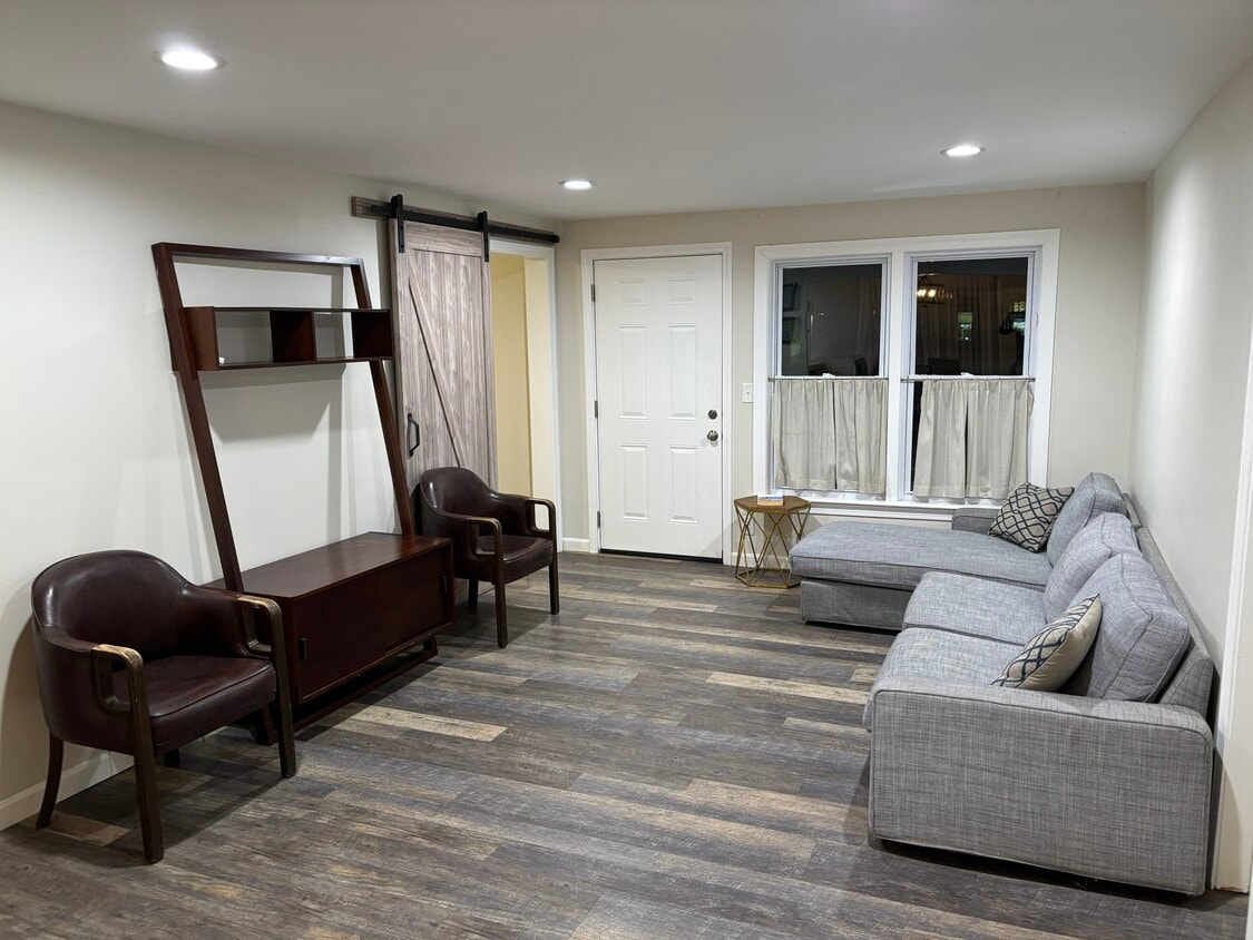 Living Room - 18 Pope St