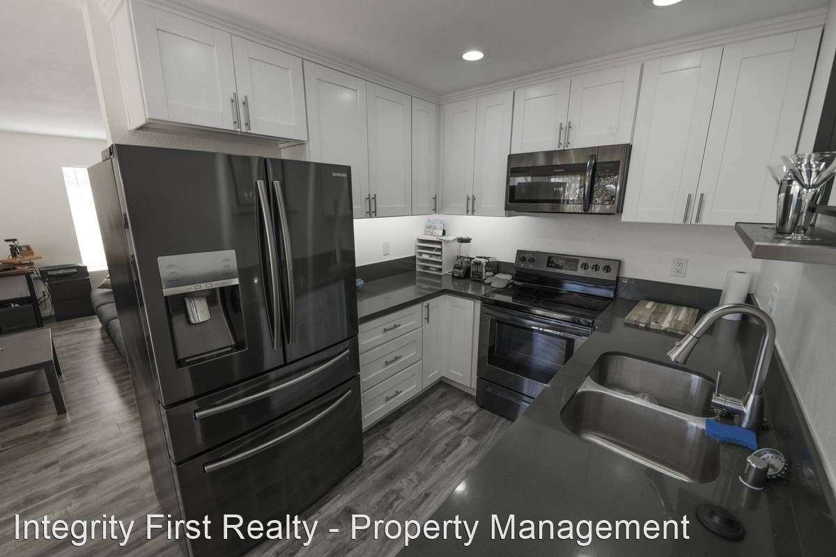 2 Br 1 Bath House 7314 Tooma St 167 House For Rent In San Diego Ca Apartments Com