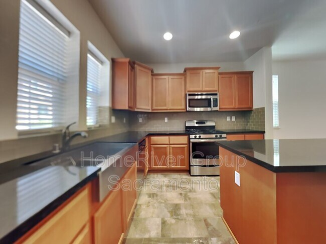 Building Photo - 850 Blossom Rock Ln