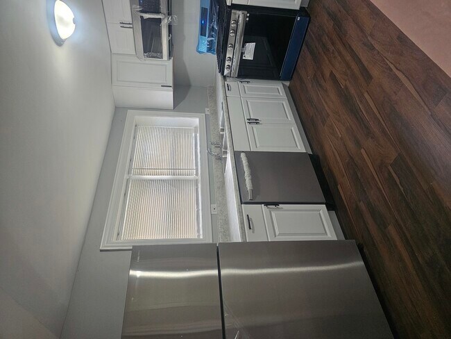 Foto del edificio - 2441 W 46th St
