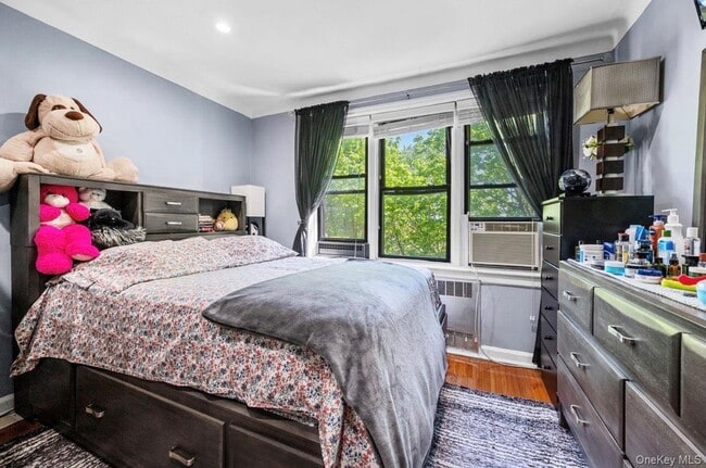 Foto del edificio - 143-50 Hoover Ave