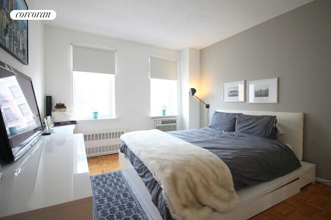 Foto del edificio - 225 8th Ave