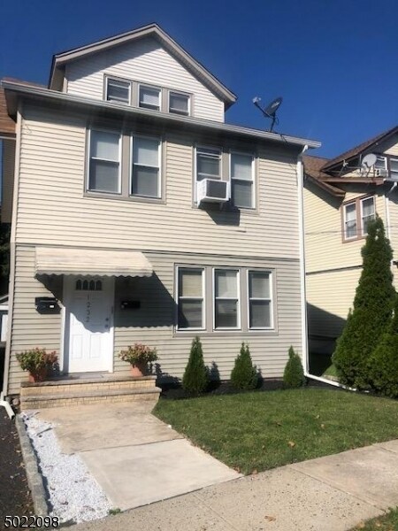 Primary Photo - 1232 Robert St