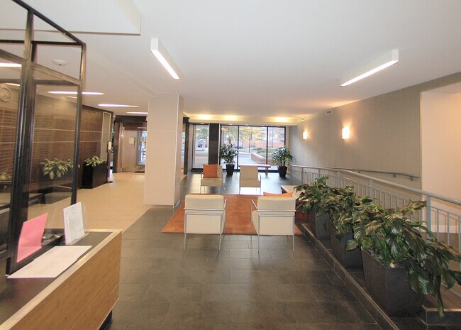 Foto del edificio - 2939 Van Ness St NW
