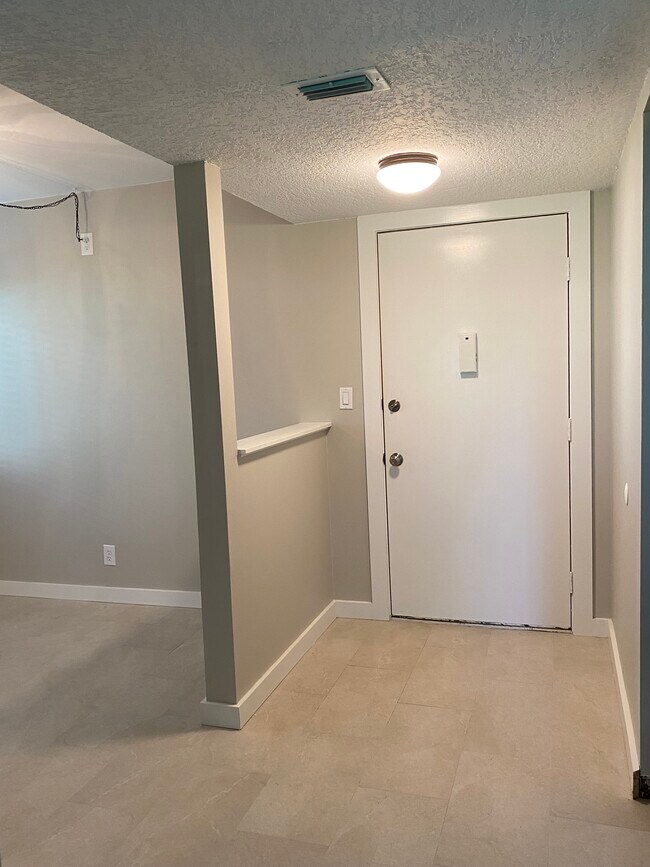 Building Photo - 6531 Chasewood Dr