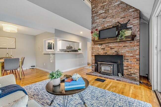 Foto del edificio - 2 Clover Hill Rd