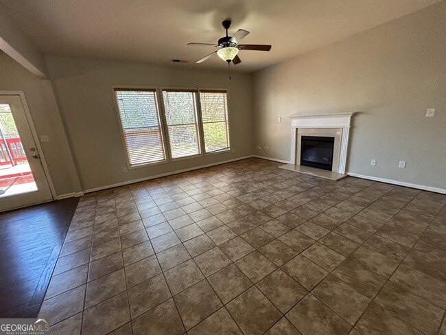 Building Photo - 214 Farm Manor Ct