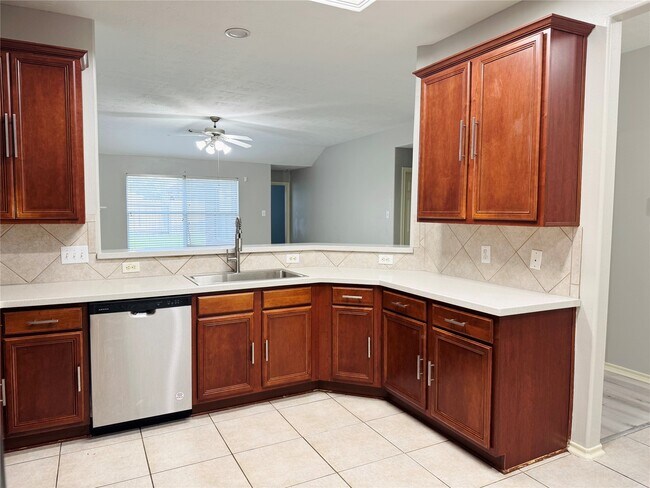 Building Photo - 24631 Hampton Lakes Dr