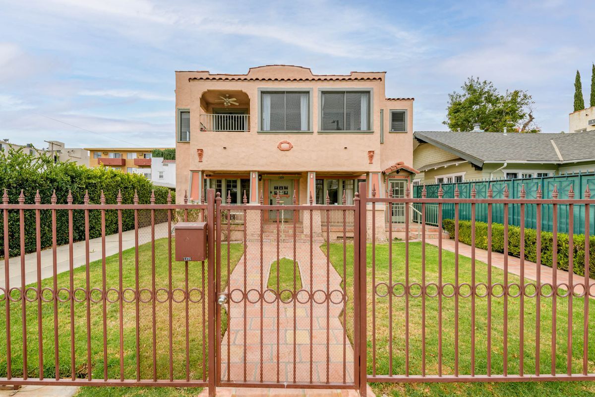 Foto principal - 1335 N Mansfield Ave