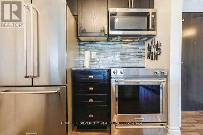 Building Photo - 149 Church St