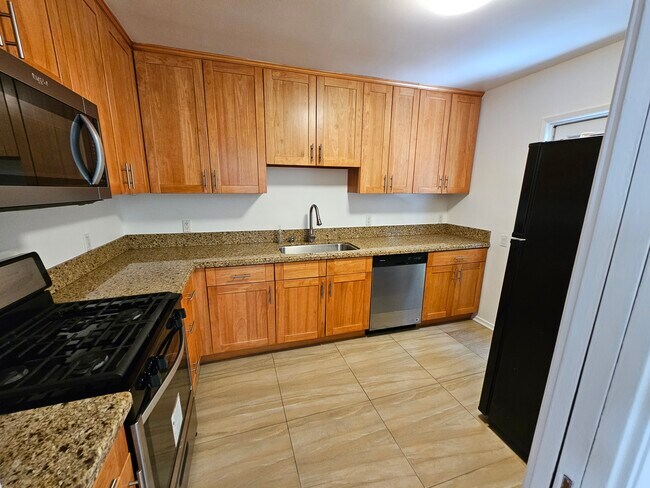 Foto del edificio - 525 N Flores St