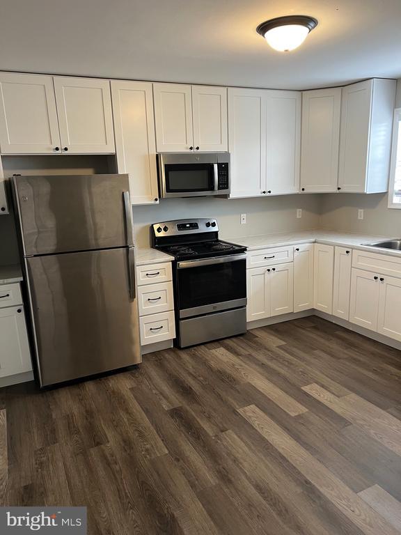 Building Photo - 208 Sunset Dr