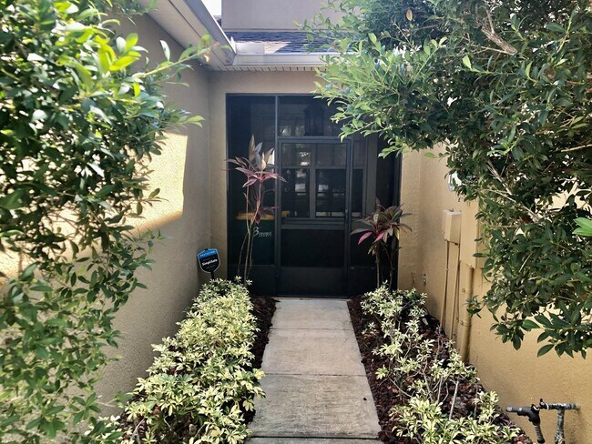 Foto del edificio - A gorgeous 4 Bedroom 2.5 Baths For Rent